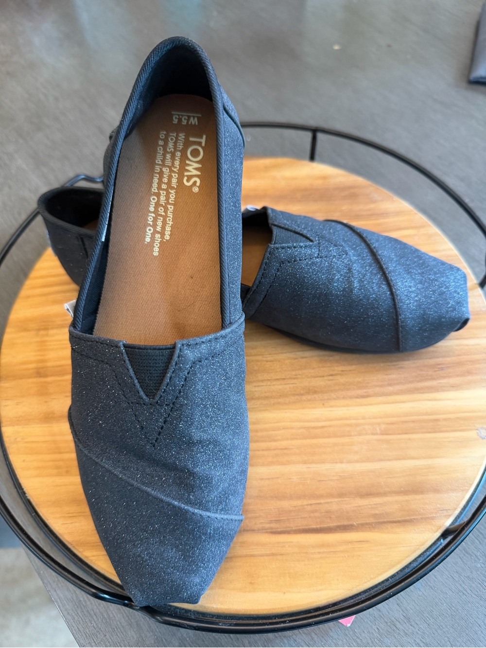 TOMS women Black Slip-On Classics